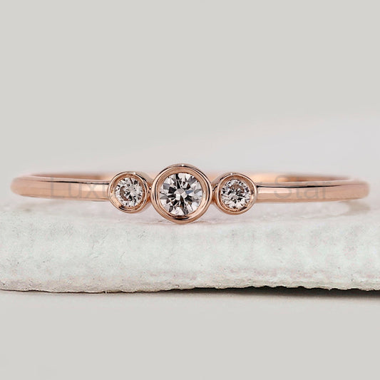 Round Diamond 3 Stone Bezel Set Band