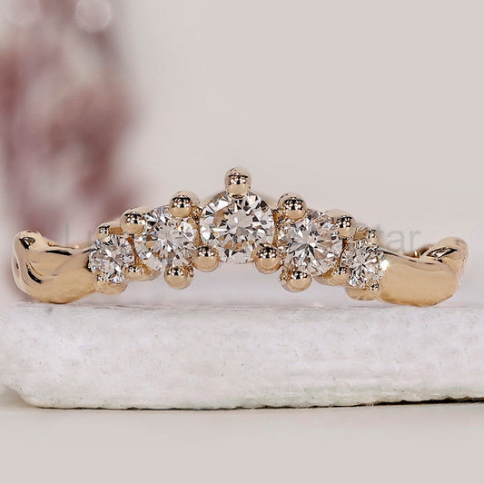 Round Diamond Art Deco Wedding Band