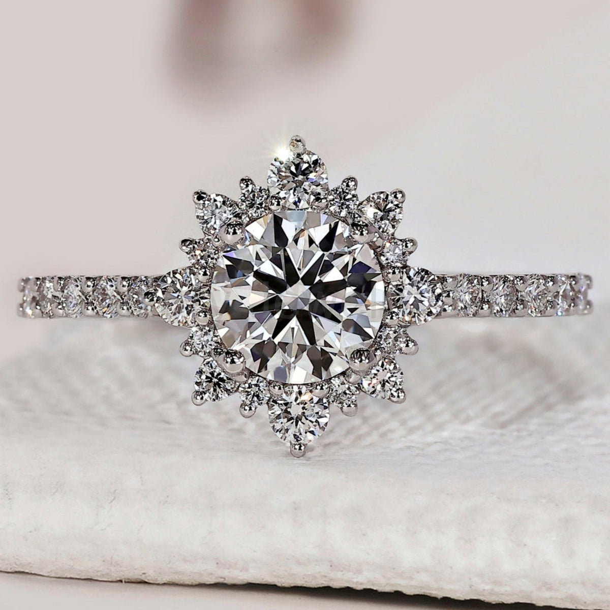 Round Diamond Cluster Ring In White Gold