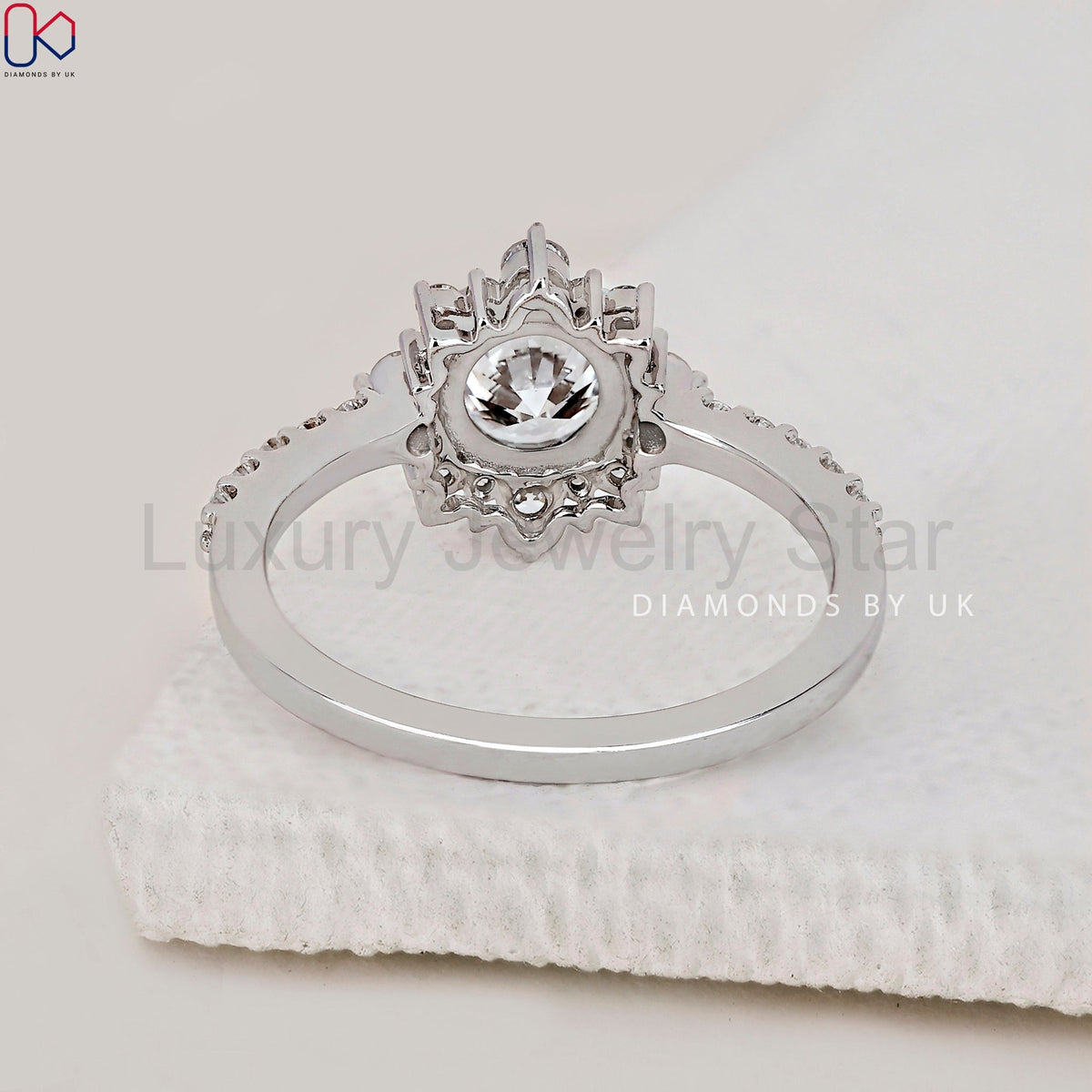 Round Diamond Cluster Ring In White Gold - image 4