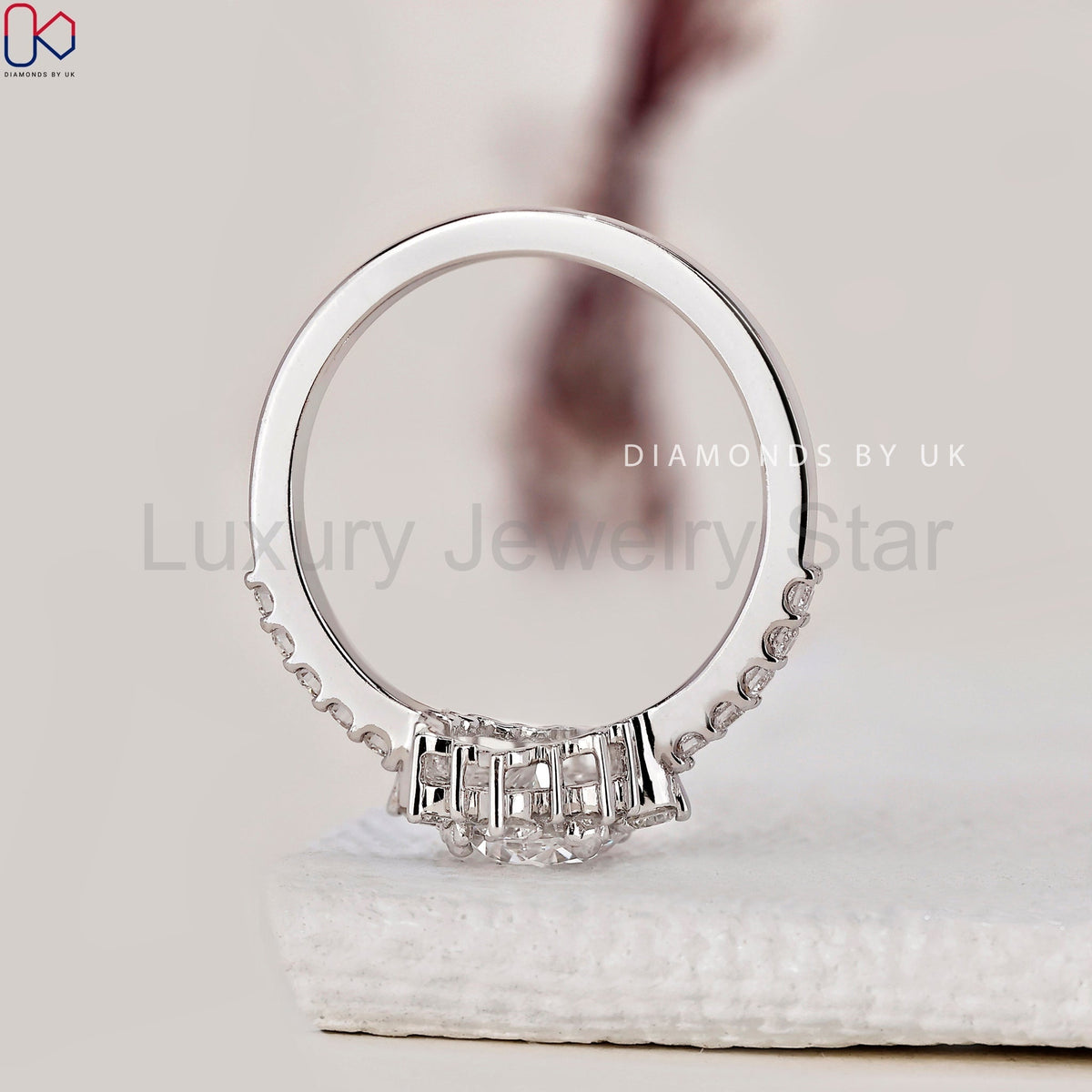 Round Diamond Cluster Ring In White Gold - image 5