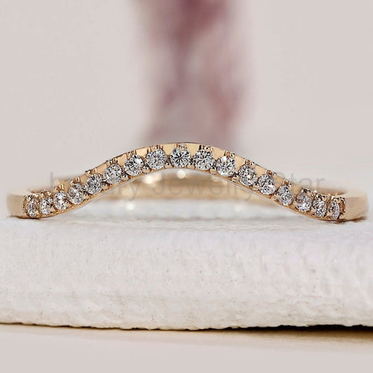 Round Diamond Curved Gold Wedding Band