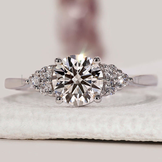 Round Diamond Engagement Ring With Muse Setting