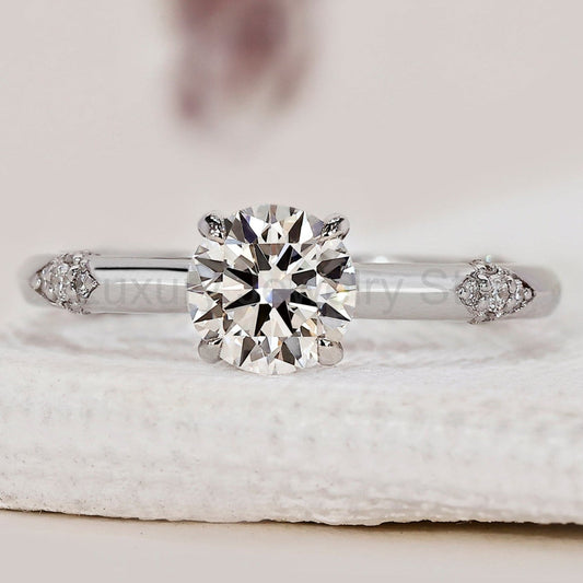 Round Diamond White Gold Diamond Engagement Ring