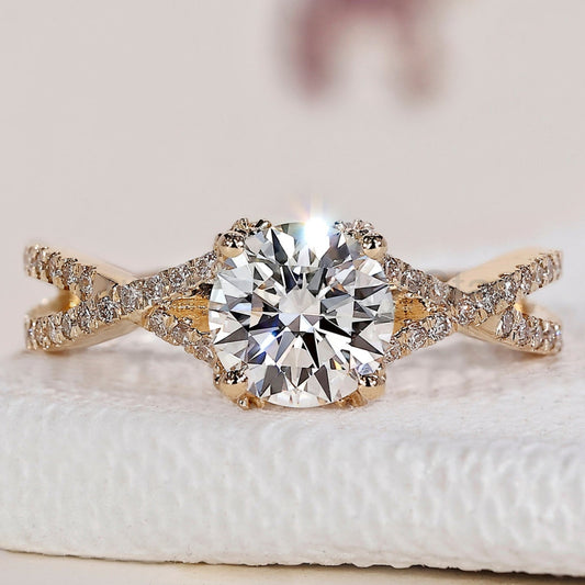 Twisted Band Engagement Ring - Round Diamond