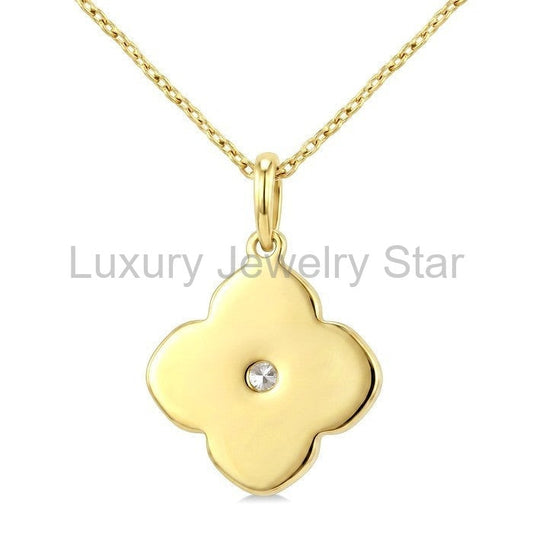Clover Fluted Diamond Fashion Pendant