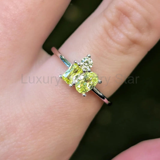 The Elia - Peridot 3 Stone Cluster Ring
