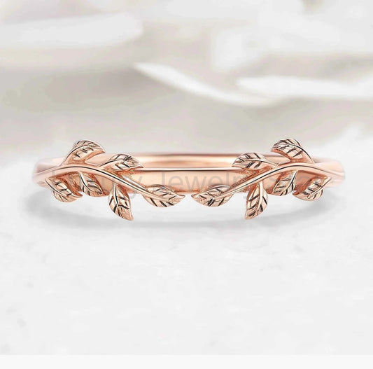 Nature-Inspired Leaf Straight Wedding Band