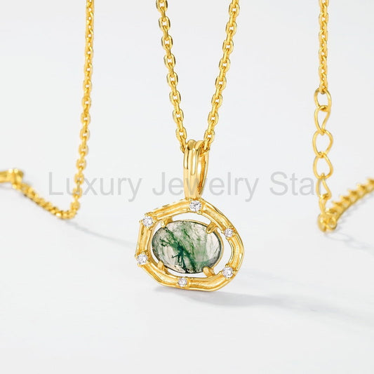 Lagoon - Oval Cut Moss Agate Vintage Pendant