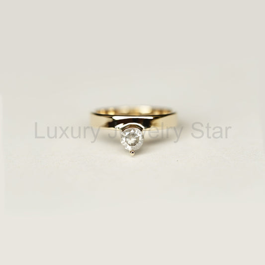 GREY DIAMOND RING
