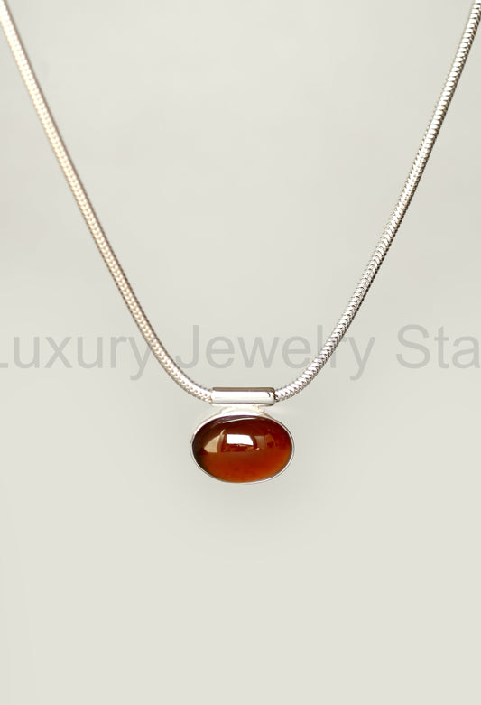 OVAL GARNET NECKLACE