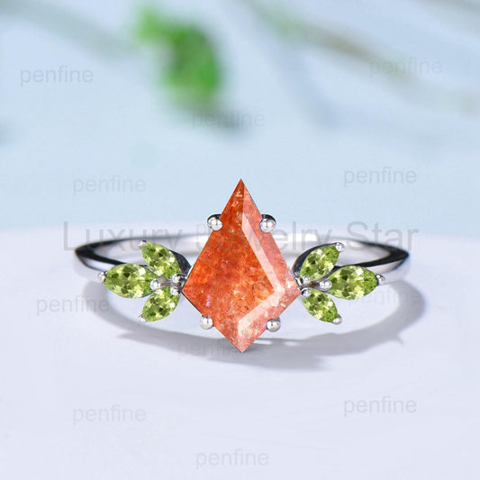 Retro sunstone engagement ring set kite cut Vintage cluster peridot wedding ring yellow - image 2
