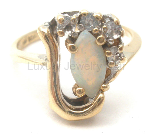 Opal 10K Yellow Gold Ring Size 5.75 Vintage