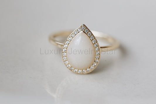 Diamond Halo Drop Ring