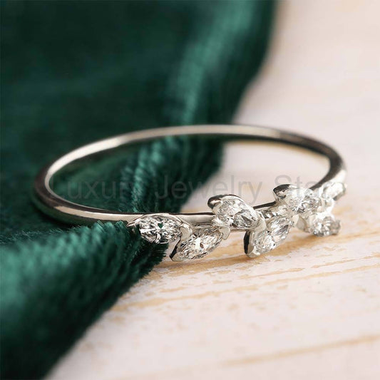 Diamond Leaf Ring for Women in Sterling Silver