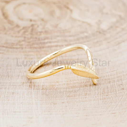 "Fala" - Feather Accented Tracer Wedding Band - 14K Yellow Gold - Size 7 - image 2