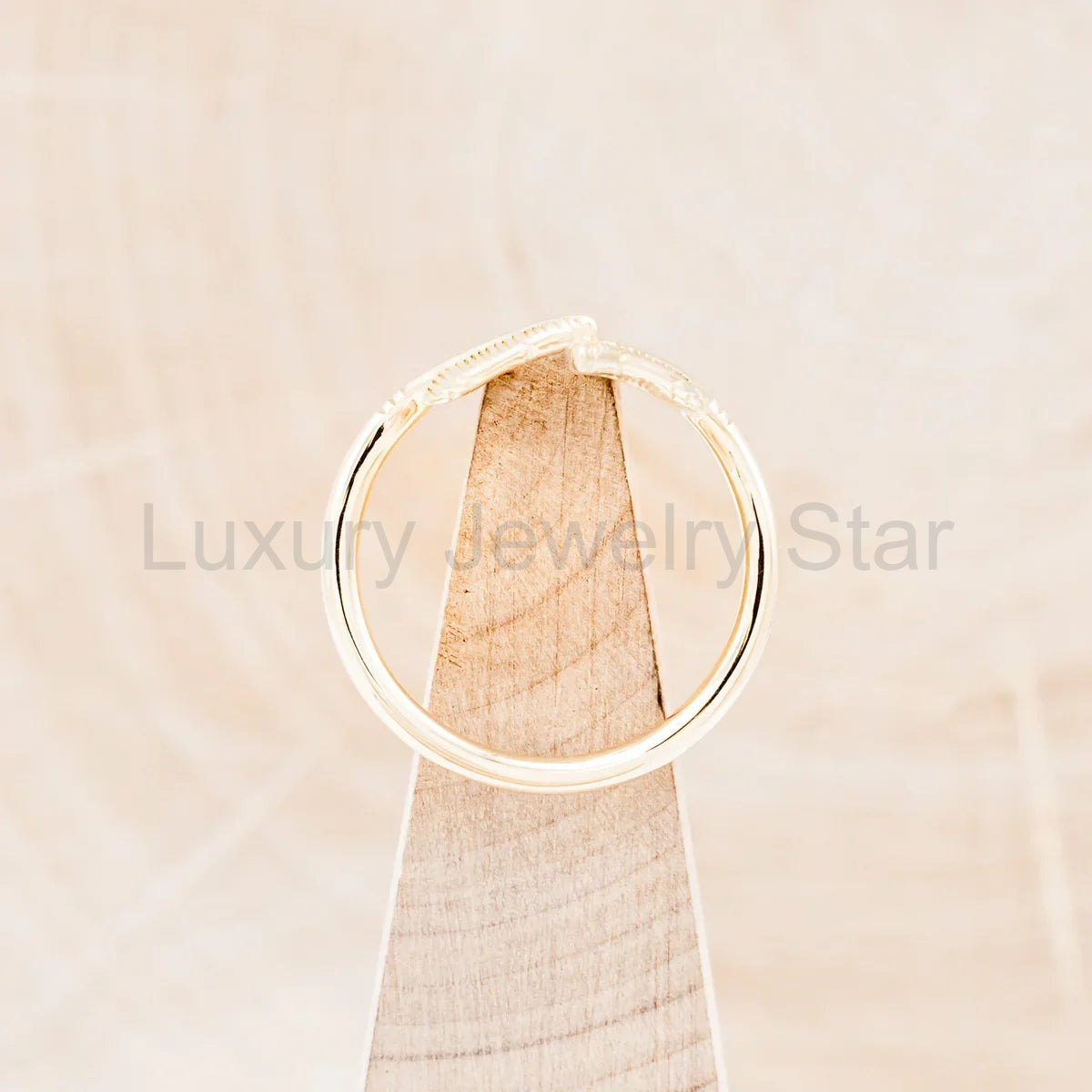 "Fala" - Feather Accented Tracer Wedding Band - 14K Yellow Gold - Size 7 - image 6