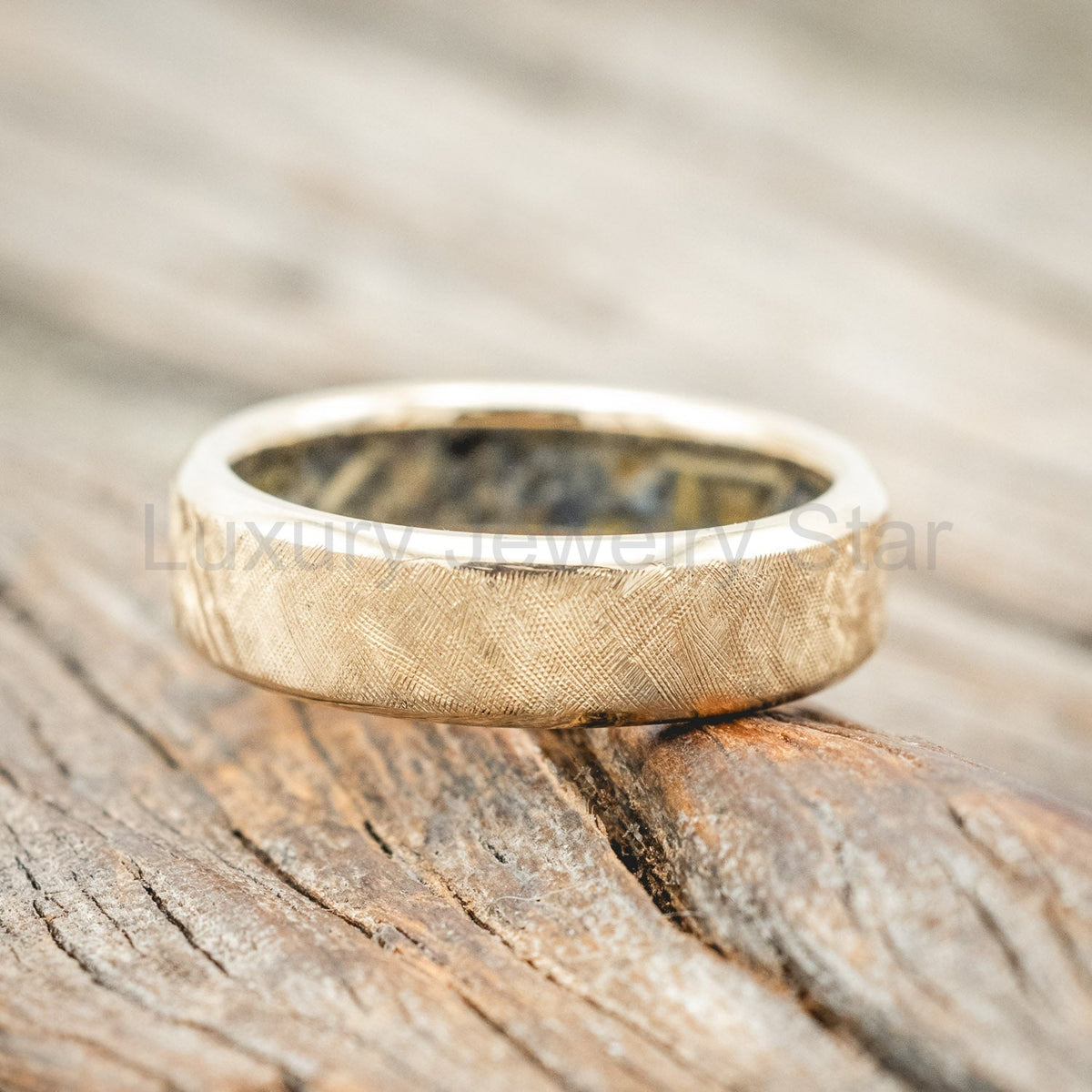 "Hyperion" - Bluebell Lined Ring With A Florentine Finish - 14K Yellow Gold (6mm) - Size 8 - image 4