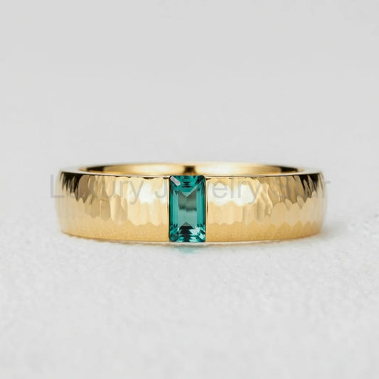 Marcus’s Keystone | Hammered Emerald Men’s Band