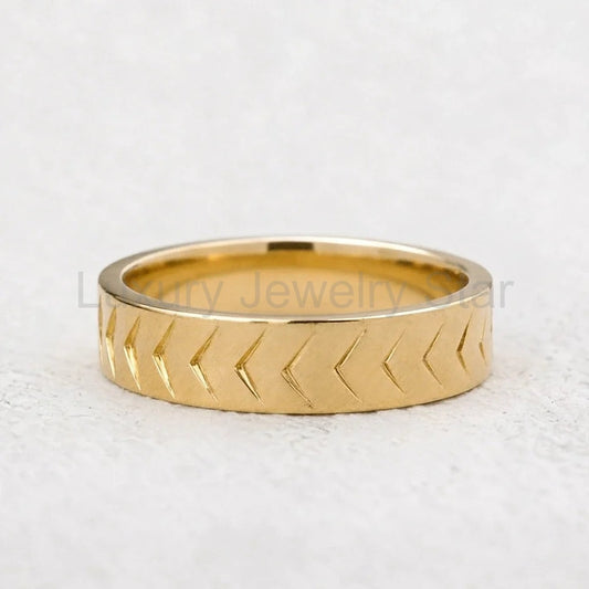 Arrow Edge | Polished Men’s Wedding Band