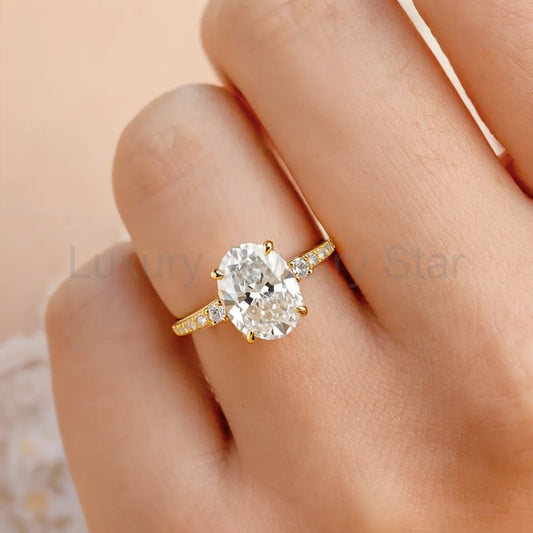 Luna’s Radiance | 2CT Oval Diamond Engagement Ring