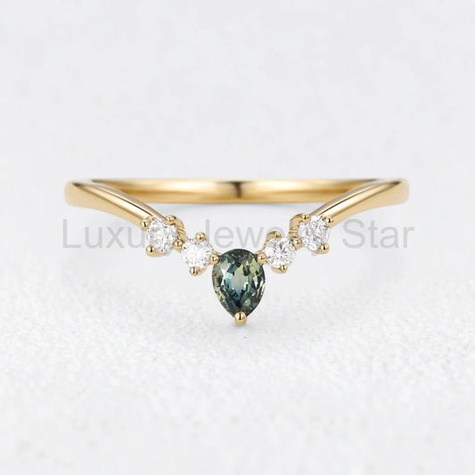 Marina‘s Tide | Teal Sapphire & Moissanite Wedding Band