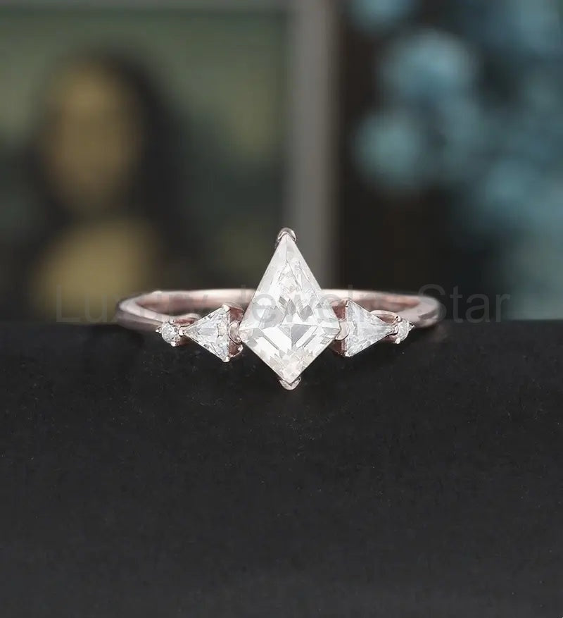 Kite Cut Moissanite Engagement Ring Triangle Cut Diamond Wedding Ring Vintage Rose Gold Bridal Ring