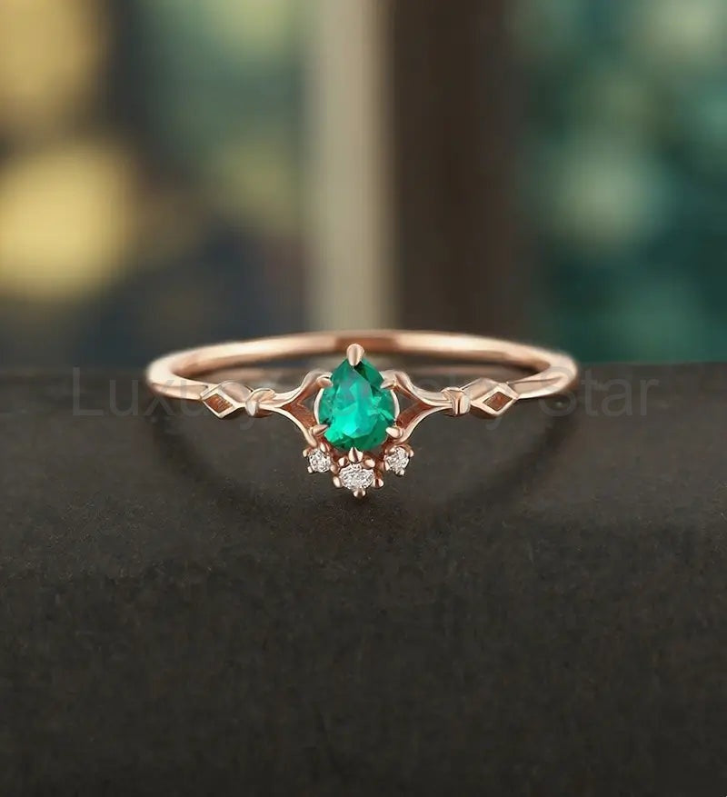 Lab Emerald Engagement Ring Vintage Solid Gild Ring Anniversary Ring Vintage Wedding Ring Bridal