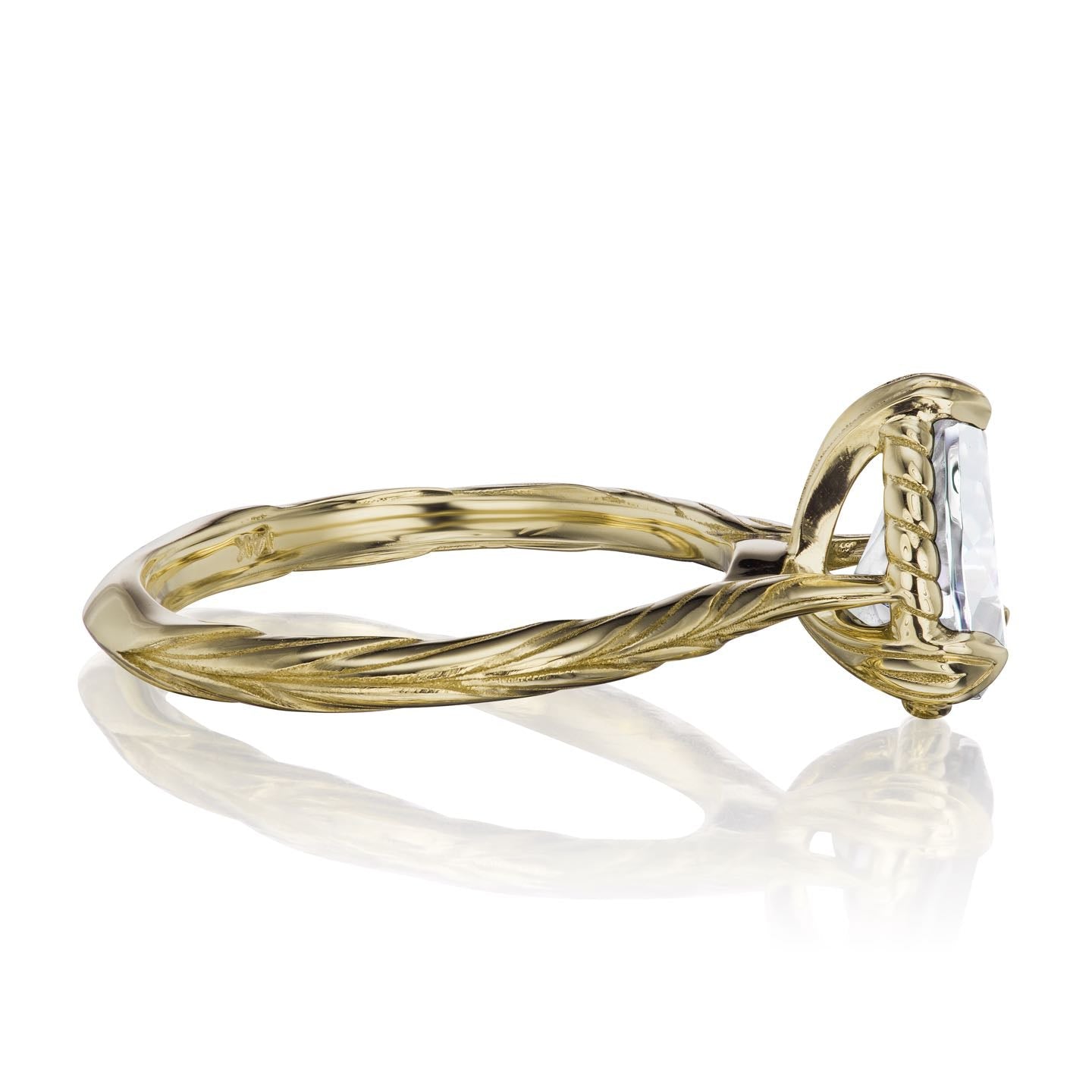 ・FIONA・Pear Moissanite, Willow Leaf Band (1.5ct)