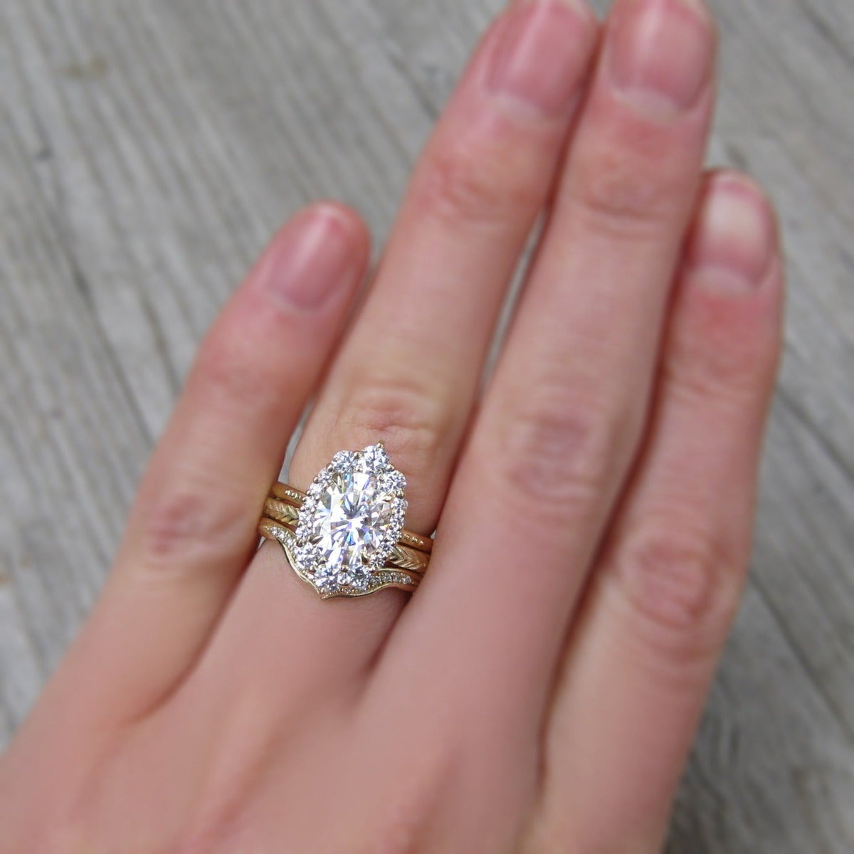 ・SOFIA・Oval Moissanite Center, Diamond Halo (2.65ctw+)