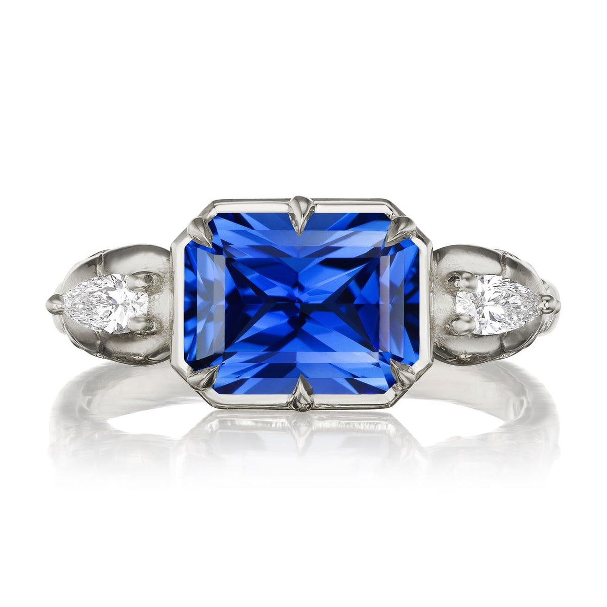 ・JULIET・Radiant Blue Sapphire, Skulls (3.1ctw)