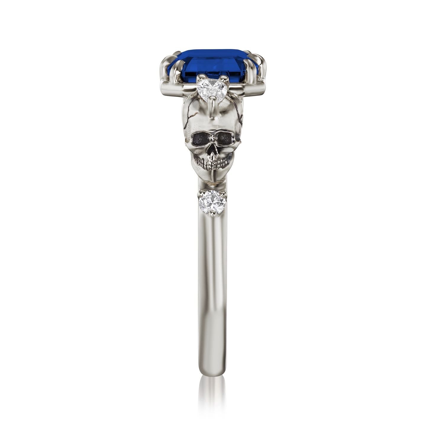 ・JULIET・Radiant Blue Sapphire, Skulls (3.1ctw)