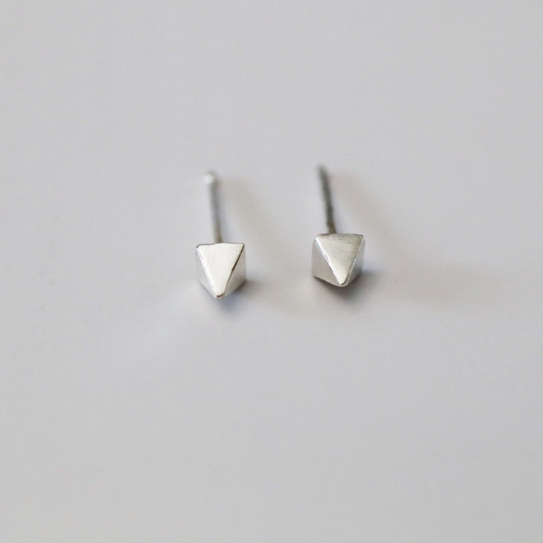 Petite Spike Stud Earrings / Ready to ship