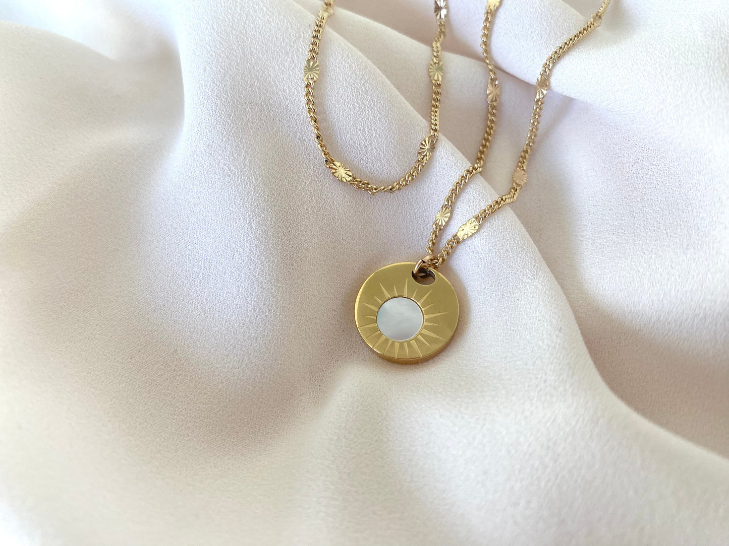 Gold Filled Medallion Coin Necklace Mother of Pearl Pendant Minimalist Layering Necklaces Thick Chunky Gold Coin Pendant Necklace Sun Disc