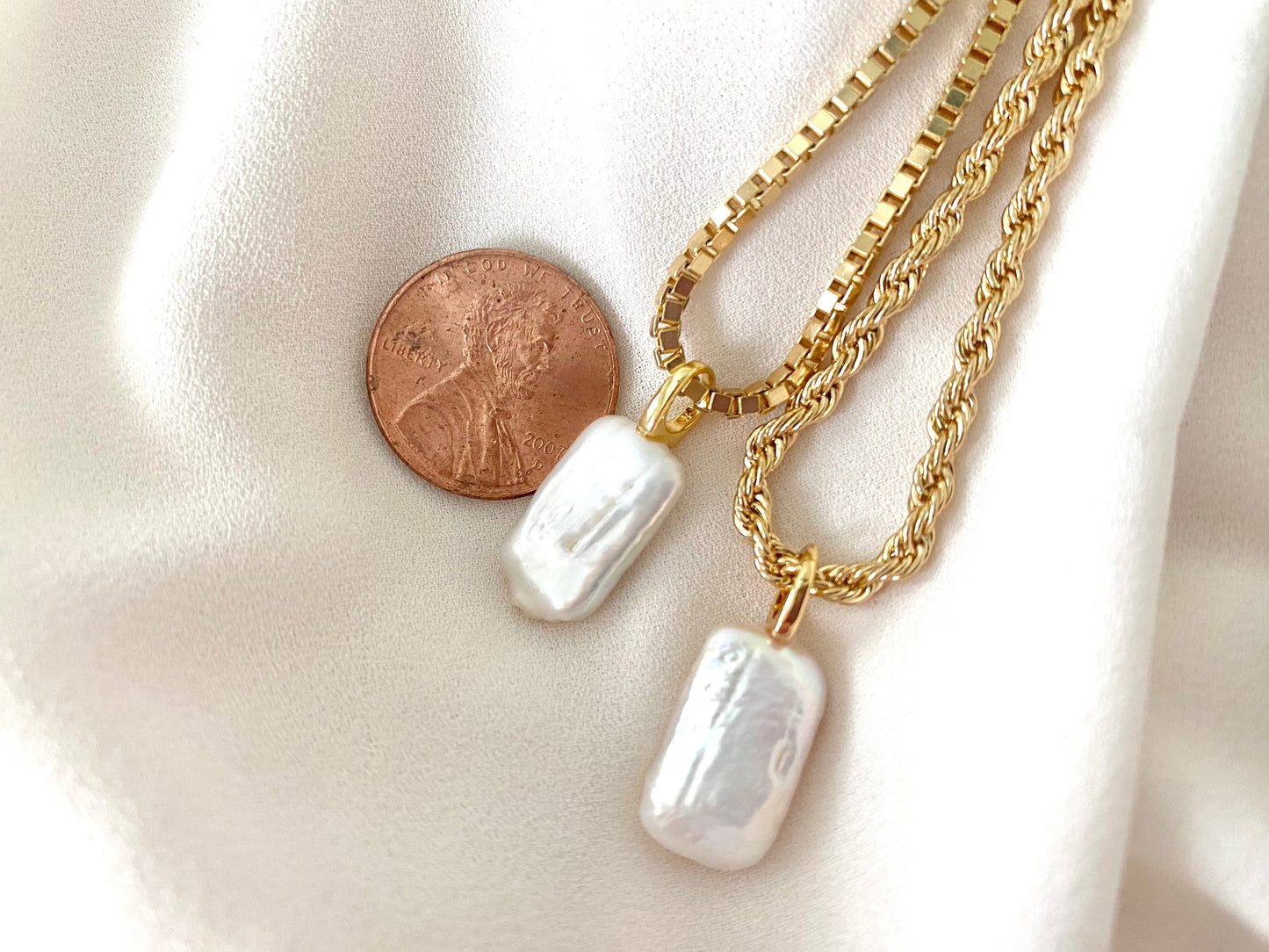Modern Pearl Necklace Gold Filled Rope Chain Oblong Pearl Pendant Necklace June Birthstone Boho Style Necklace Minimalist Jewelry Christmas