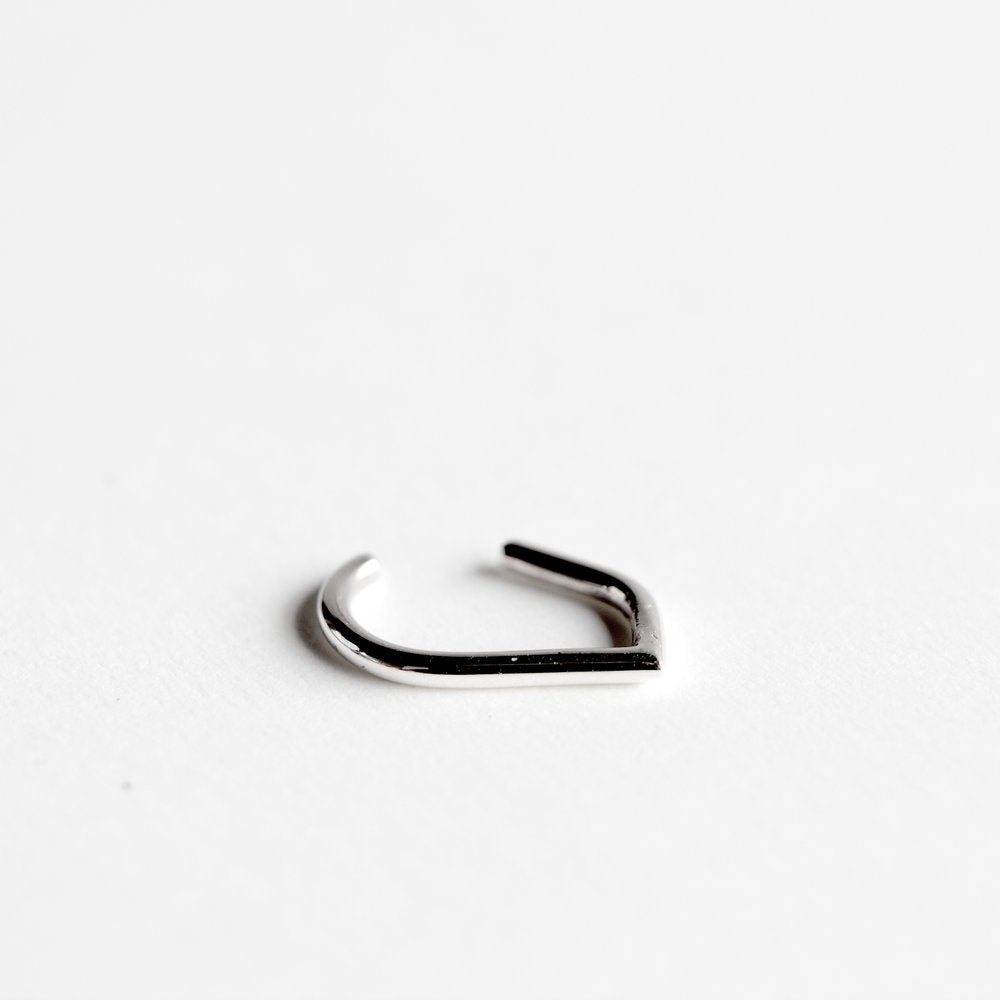 THORN EAR CUFF