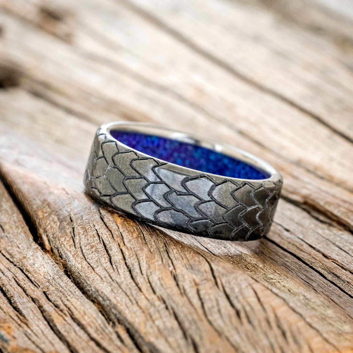 "Echo" - Dragon Scale Engraved Wedding Band With Sleepy Lavendar Opal Lining - Black Zirconium (8mm) - Size 9