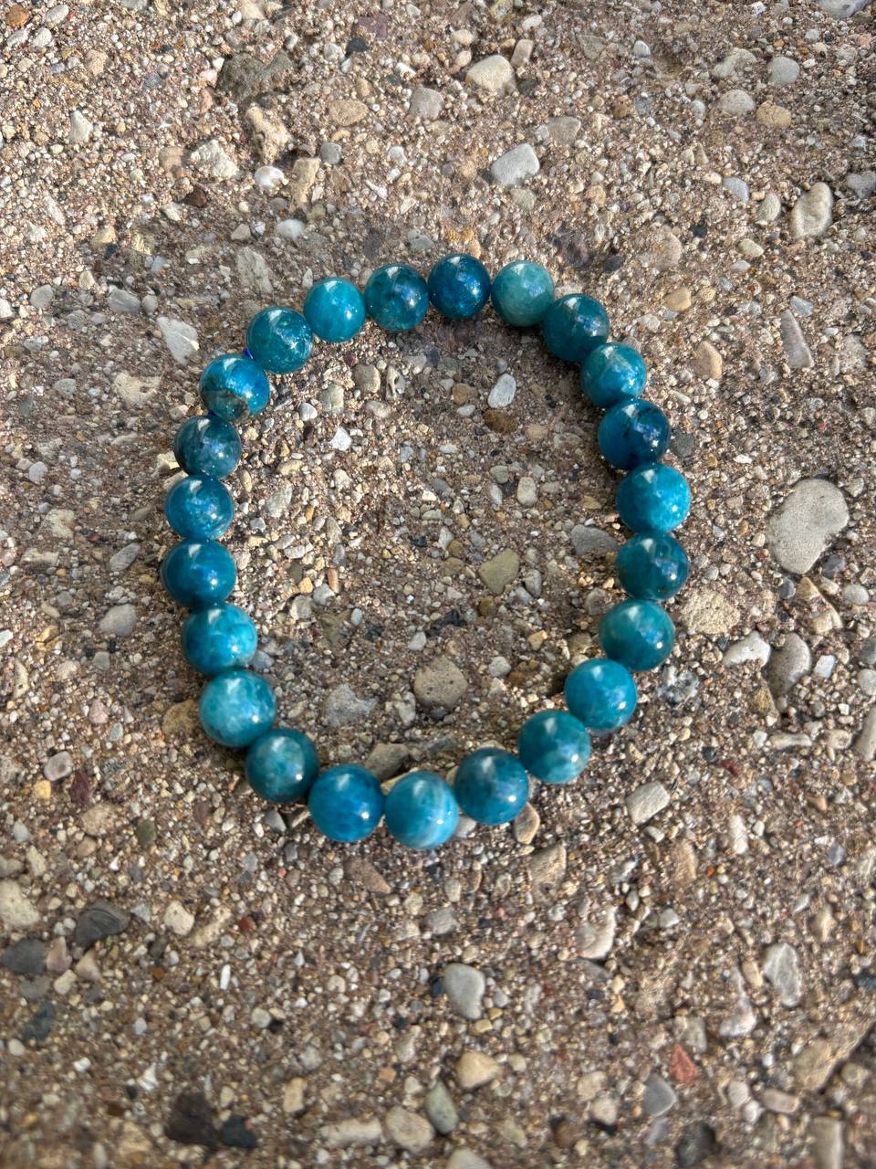 Blue Apatite Crystal Bracelet – Motivation, Clarity & Manifestation Stone
