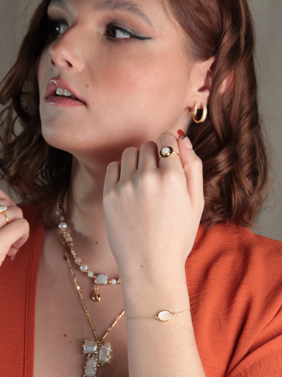 OLIVIA bracelet - Bohemian style oval mother-of-pearl charm