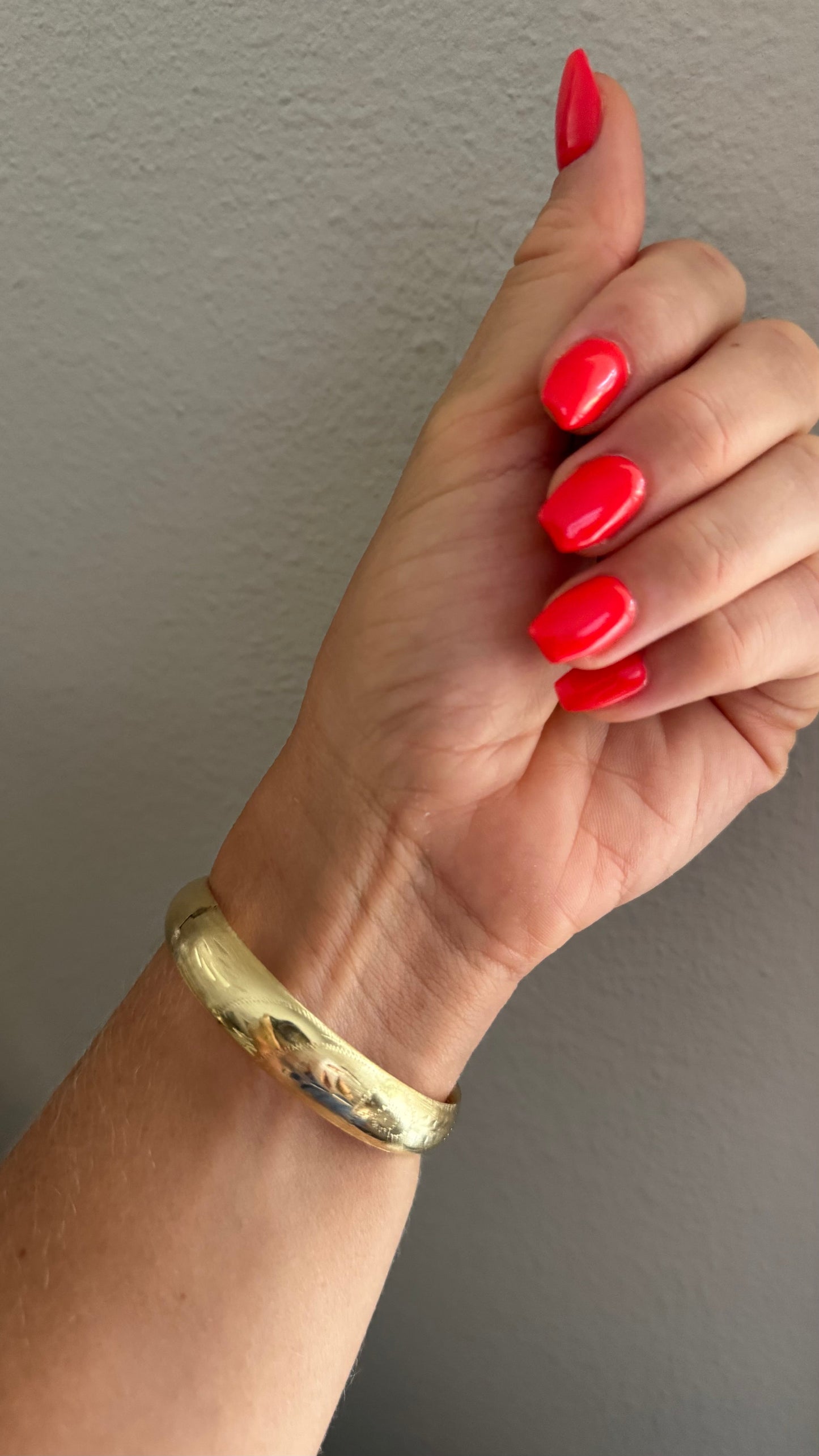 Vintage 14k Yellow Gold Engraved Bangle