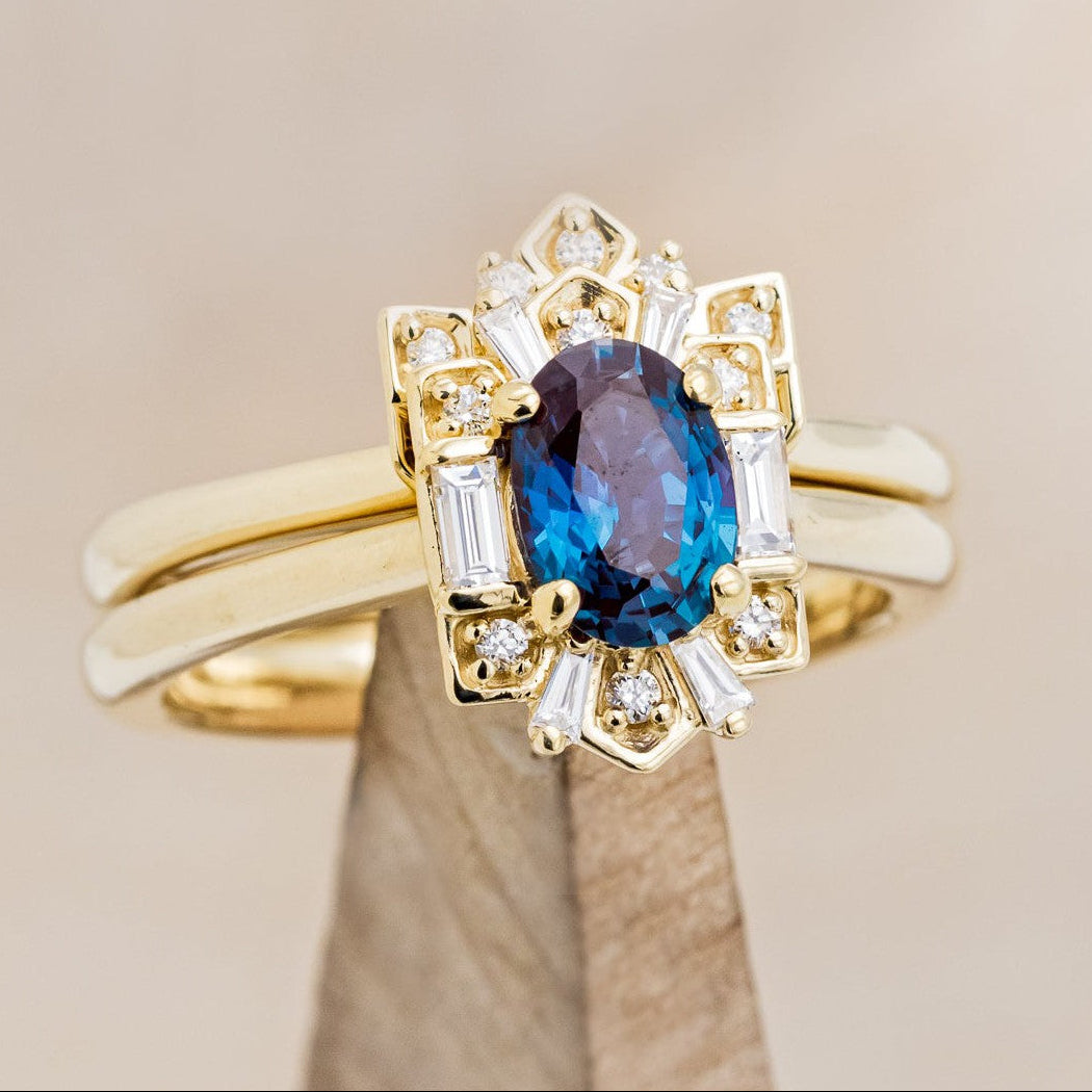 "Cleopatra" - Alexandrite Engagement Ring With Diamond Halo & Tracer