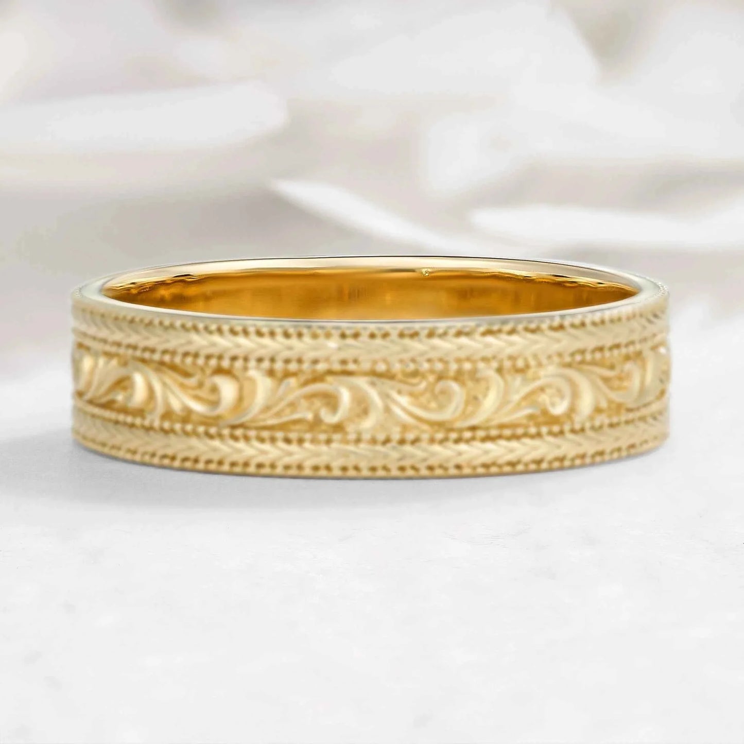 Vintage Scroll Engraved Men’s Wedding Band