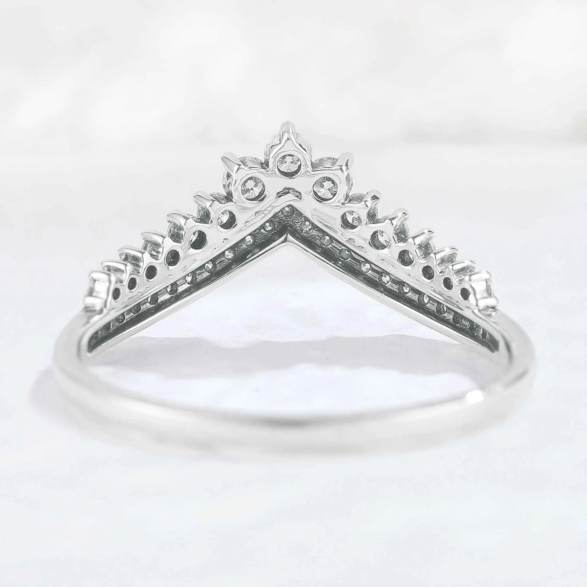 Chevron Round Cut Moissanite Stacking Stacking Silver Ring
