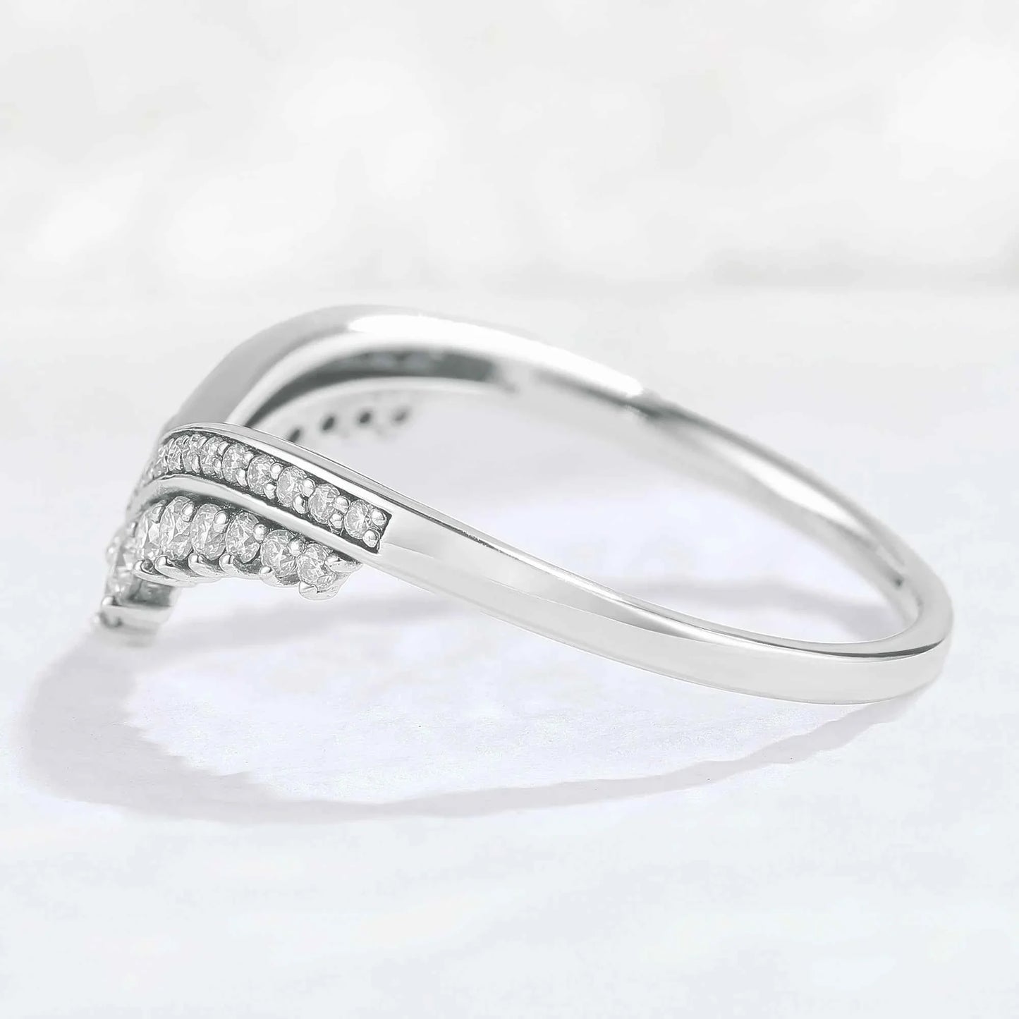 Chevron Round Cut Moissanite Stacking Stacking Silver Ring
