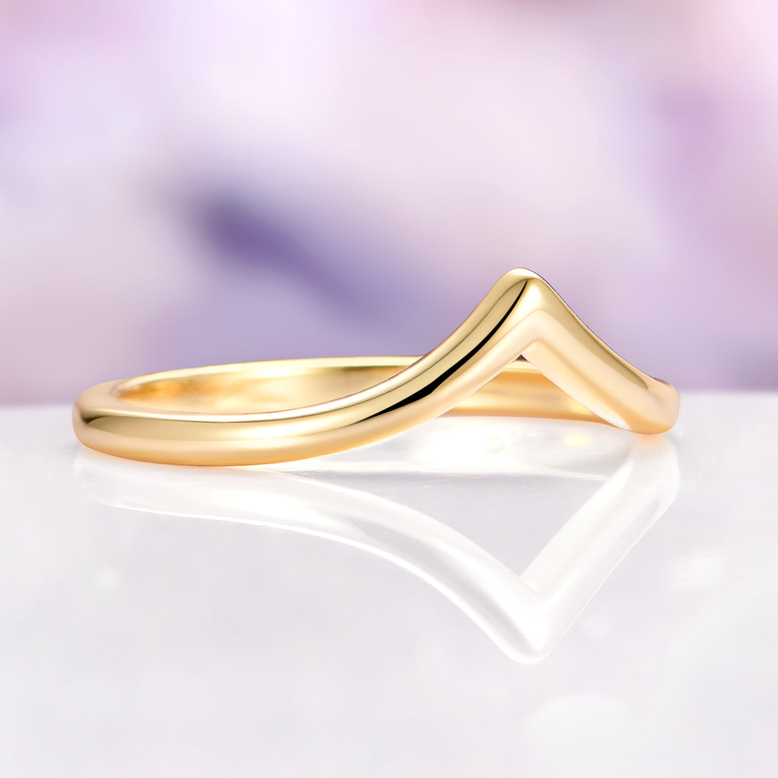 Chevron Wedding Band in Solid 14K Yellow Gold