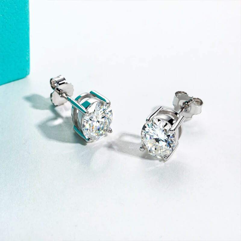 Classic Solitaire Oval Cut Moissanite Four Prong Stud Earrings
