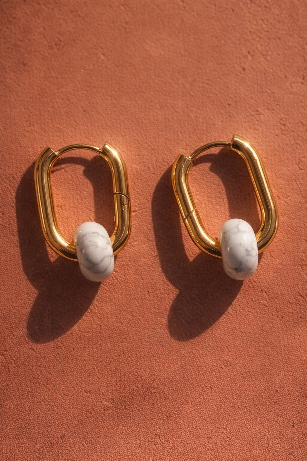 Boucles d’oreilles créoles FRENCH CARIBBEANS - forme ovale minimaliste