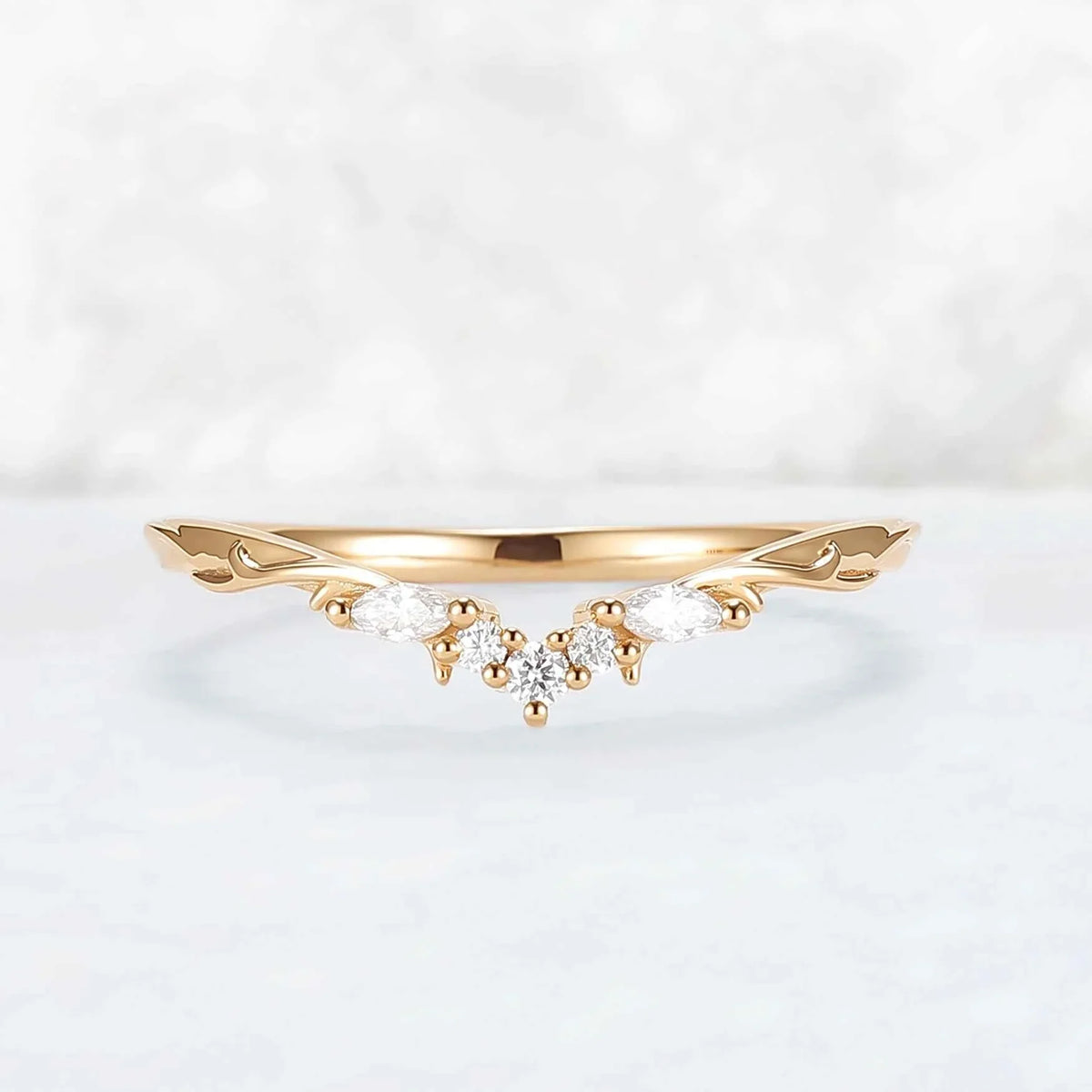 Curved Round-Cut Moissanite Vine Wedding Ring