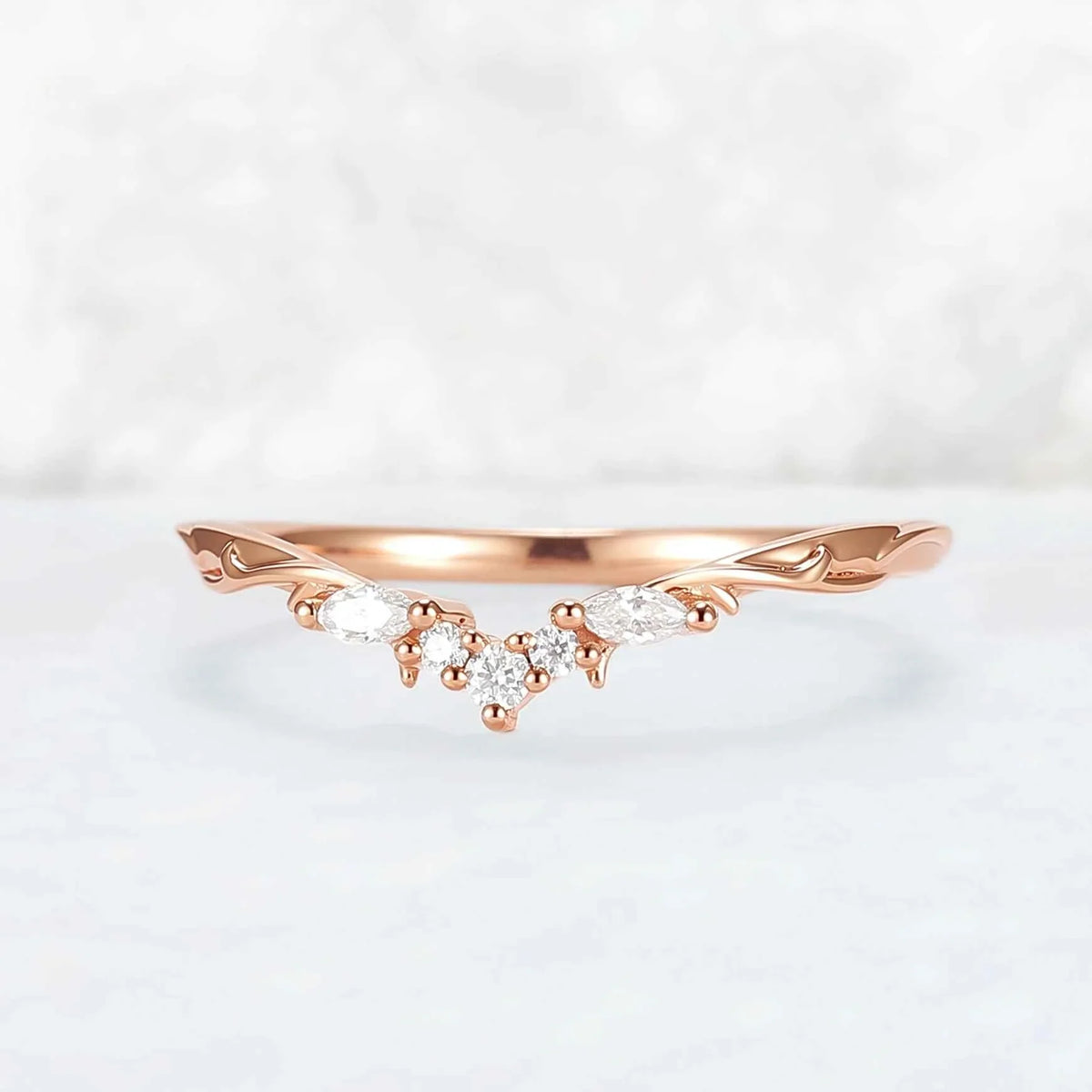 Curved Round-Cut Moissanite Vine Wedding Ring