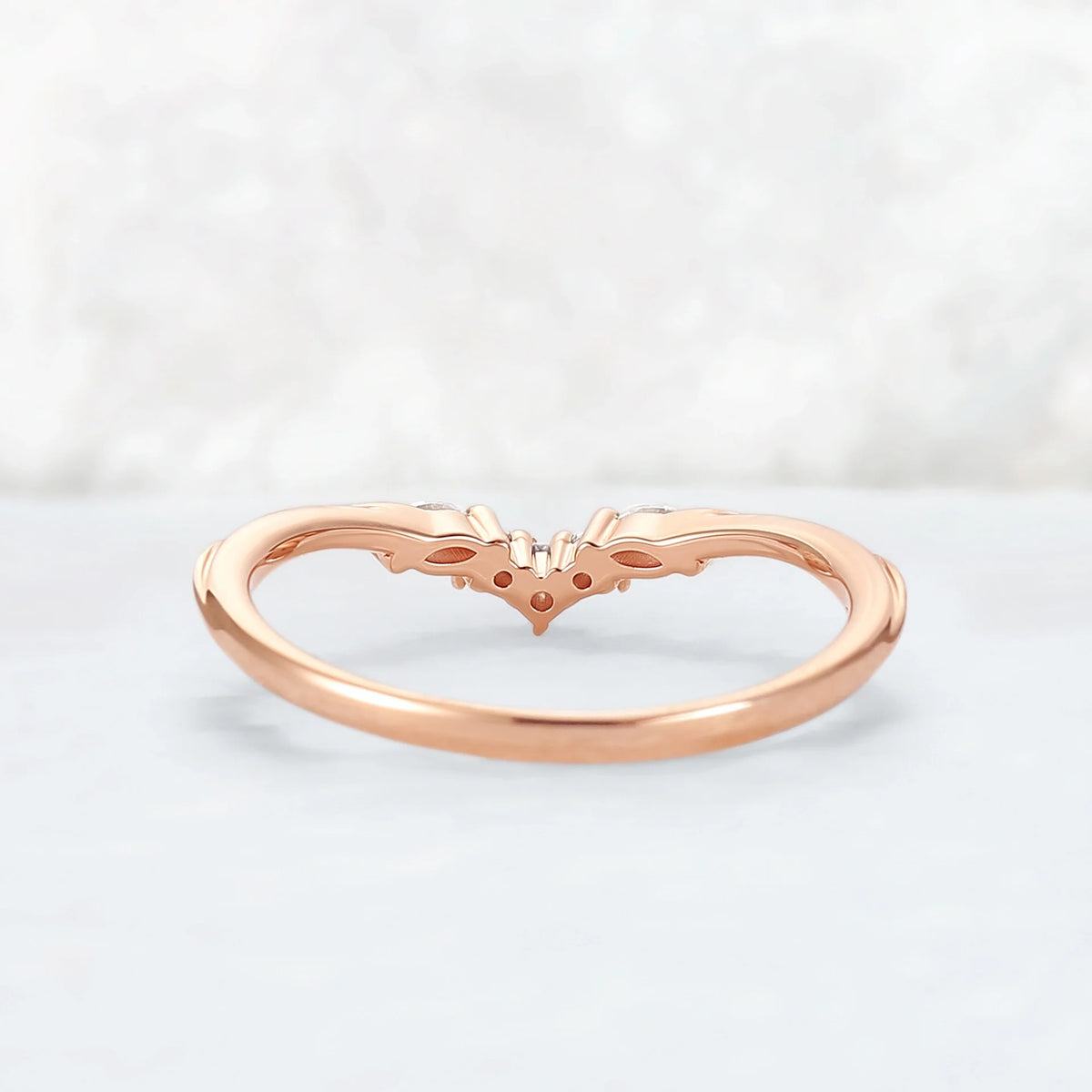 Curved Round-Cut Moissanite Vine Wedding Ring